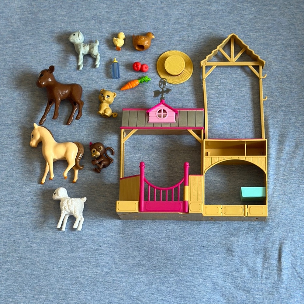Barbie - Farm Animal Playset with Barn - Multicolor